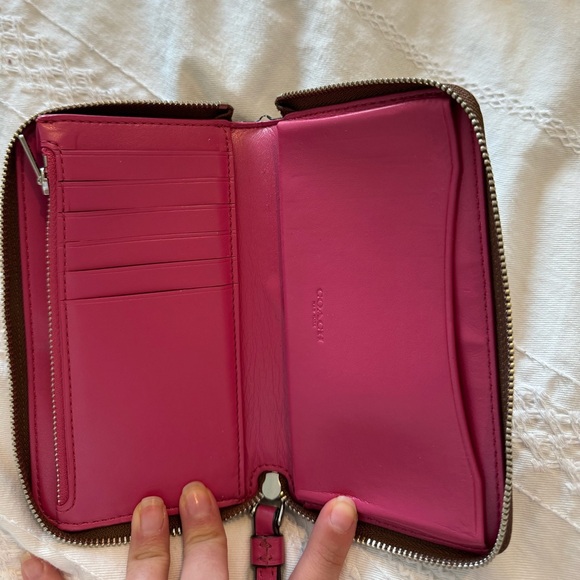 Coach Wristlet - Picture 3 of 6